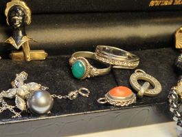 Schmuck Konvolut: Ringe, Kette, Ohrringe, Anhänger Teils 925