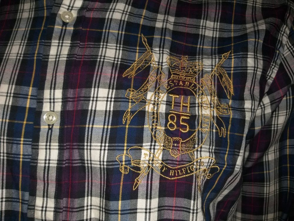 Tommy Hilfiger Camicie: Chemise / Hemd TOMMY HILFIGER    Taille / Grosse M ...... – Usato da Cossonay-ville venduto da Super-Price-Quality 2
