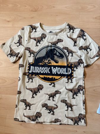 Jurassic World T-Shirt Gr. 134 Sommerliche Dino-Action T-...