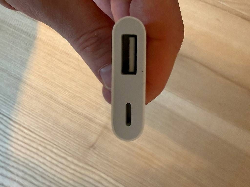 Apple Unità & Adattatore: Original Apple Lightning auf USB 3 Kamera-Adapter – Usato da Schenkon venduto da davosian 1