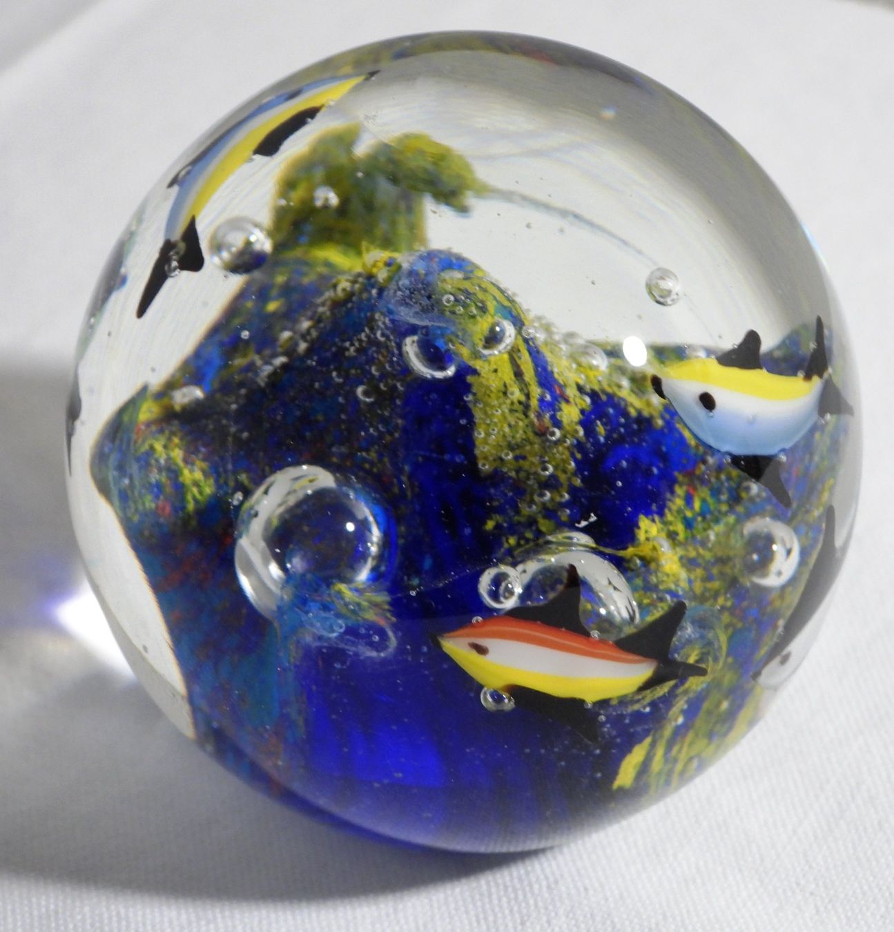 Bicchieri: Glaskugel mit Fischen, Briefbeschwerer, Vintage – Usato da Dübendorf venduto da alracfo