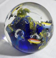 Glaskugel mit Fischen, Briefbeschwerer, Vintage