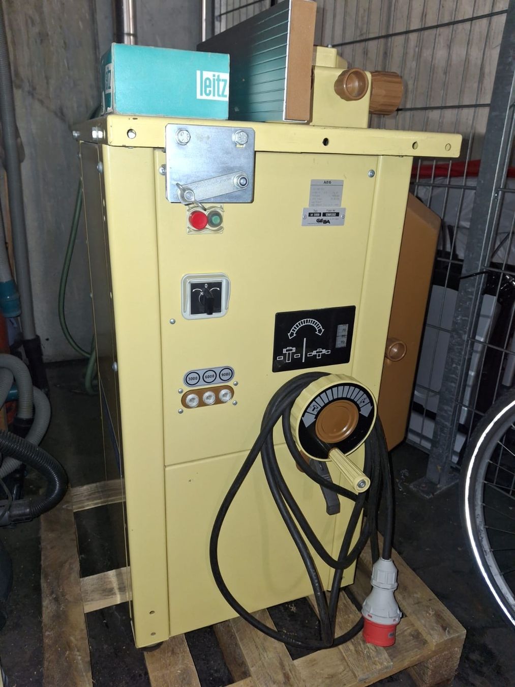 Scheppach Tutte le macchine: Scheppach HF3000 Kehlfräse – Usato da Kriens venduto da delee 5