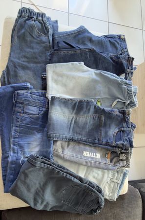 Lot de jeans pour enfant taille 152 bon état