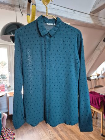 WE teal shirt size S