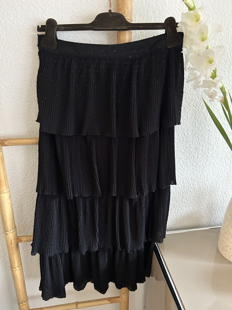 Zara Gonne: Rock Zara Gr. M – Usato da Meilen venduto da NHirs96