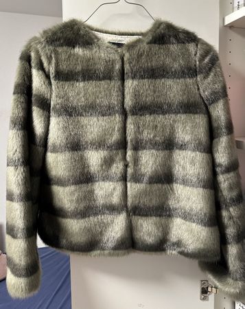 Kunstpelzjacke Marke BENETTON Gr. XS