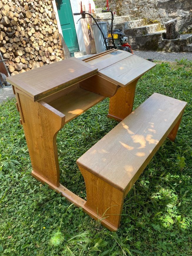 Bureaux: Bureau ancien massif – D'occasion à Blonay par zenith3