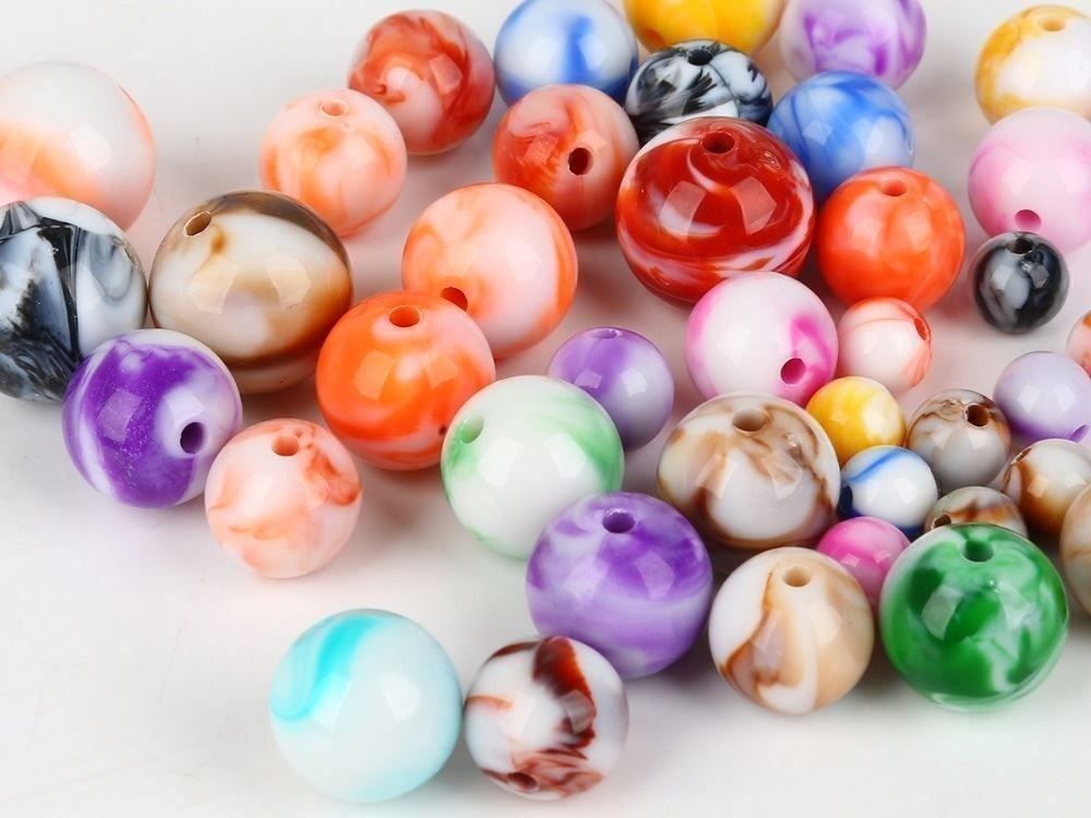 Perle (finte): 100 SCHÖNE PERLEN - BASTELN - 8mm – Nuovo e nell'imballaggio originale da Kriens venduto da swissgadget