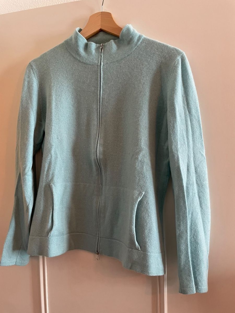Brunello Cucinelli Giacche: Brunello Cucinelli Strickjacke Cashmere hellblau geflickt – Usato da Basel venduto da Kalleskaviar