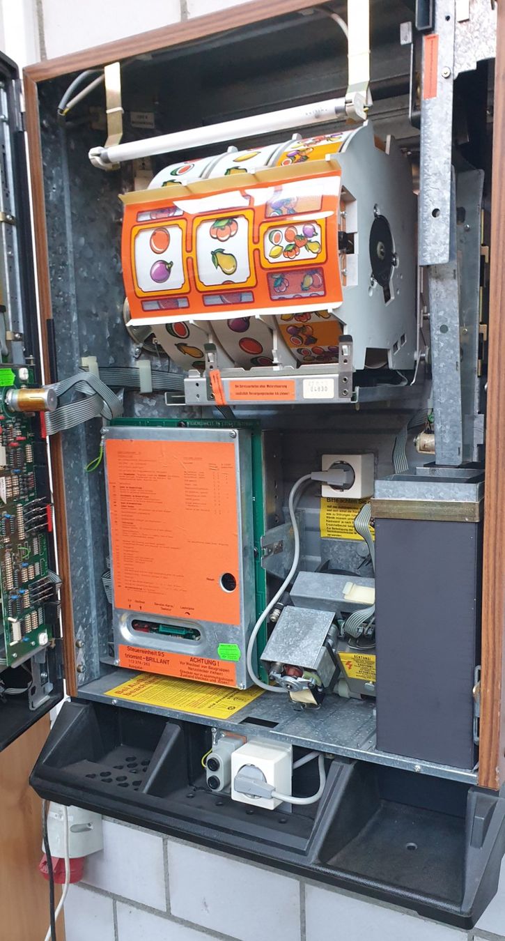 Slot Machine: Geldspielautomat – Usato da Müllheim Dorf venduto da Linus18 8