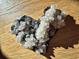 Quarz- und Sphalerit-Mineral aus der Schweiz in Herz-Form