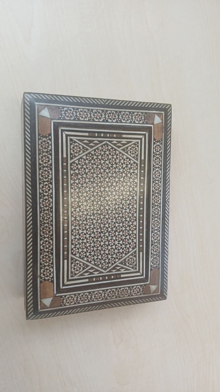Coffres: Schöne Schatulle mit Einlegearbeiten  – D'occasion à Flawil par Naphtali 8