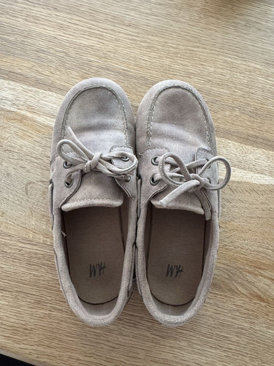 Scarpe per ragazzi: Elegante Kinderschuhe – Usato da Tagelswangen venduto da Isa036