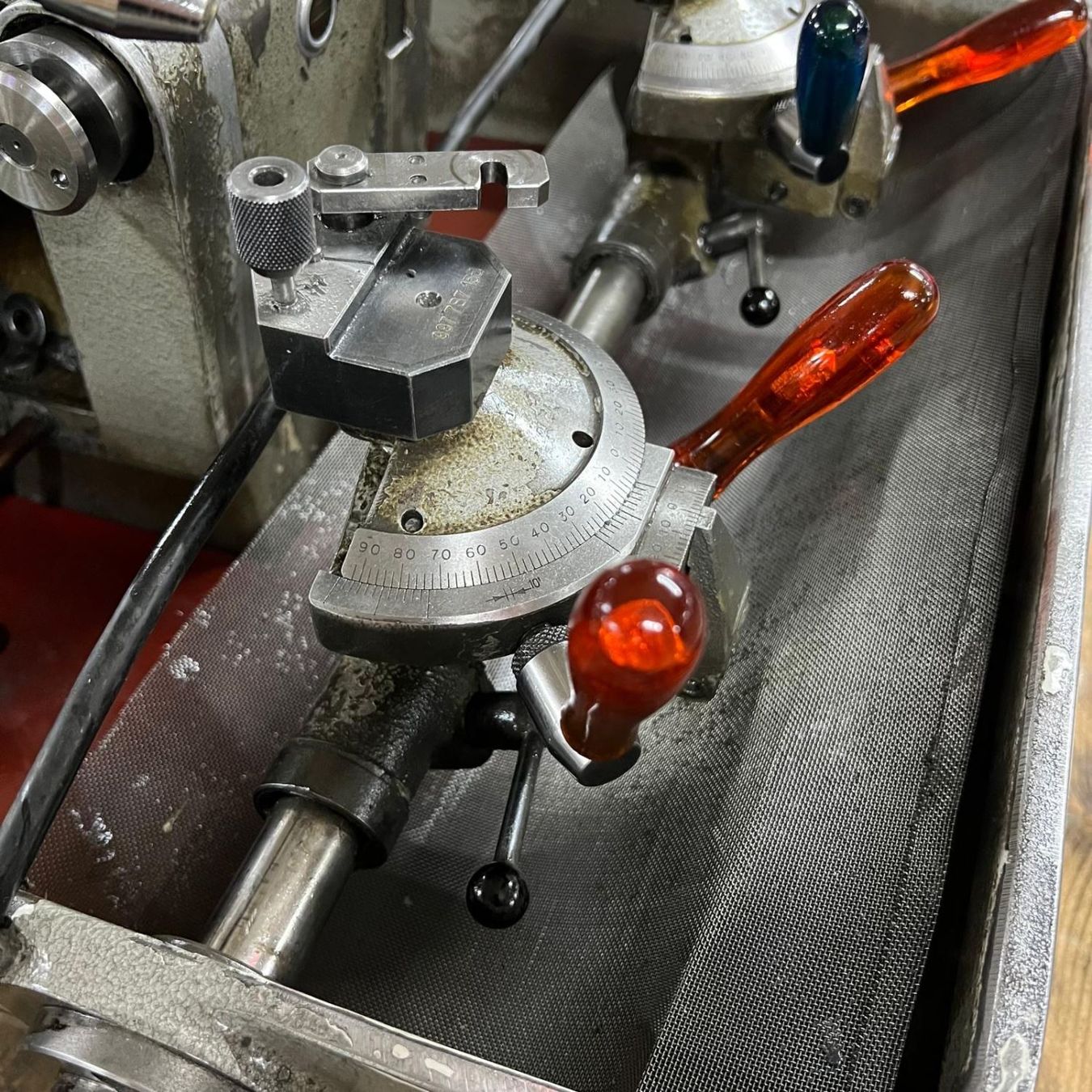 Altri macchinari per industria metallurgica: Agathon Minor Schleifmaschine – Usato da Zuchwil venduto da dragosmd-maschinen 4