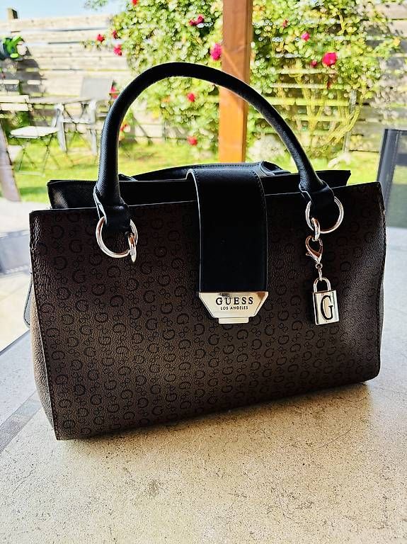 Guess Borse da donna: Guess Gerstein logo sac à main – Usato da Perroy venduto da barballalla