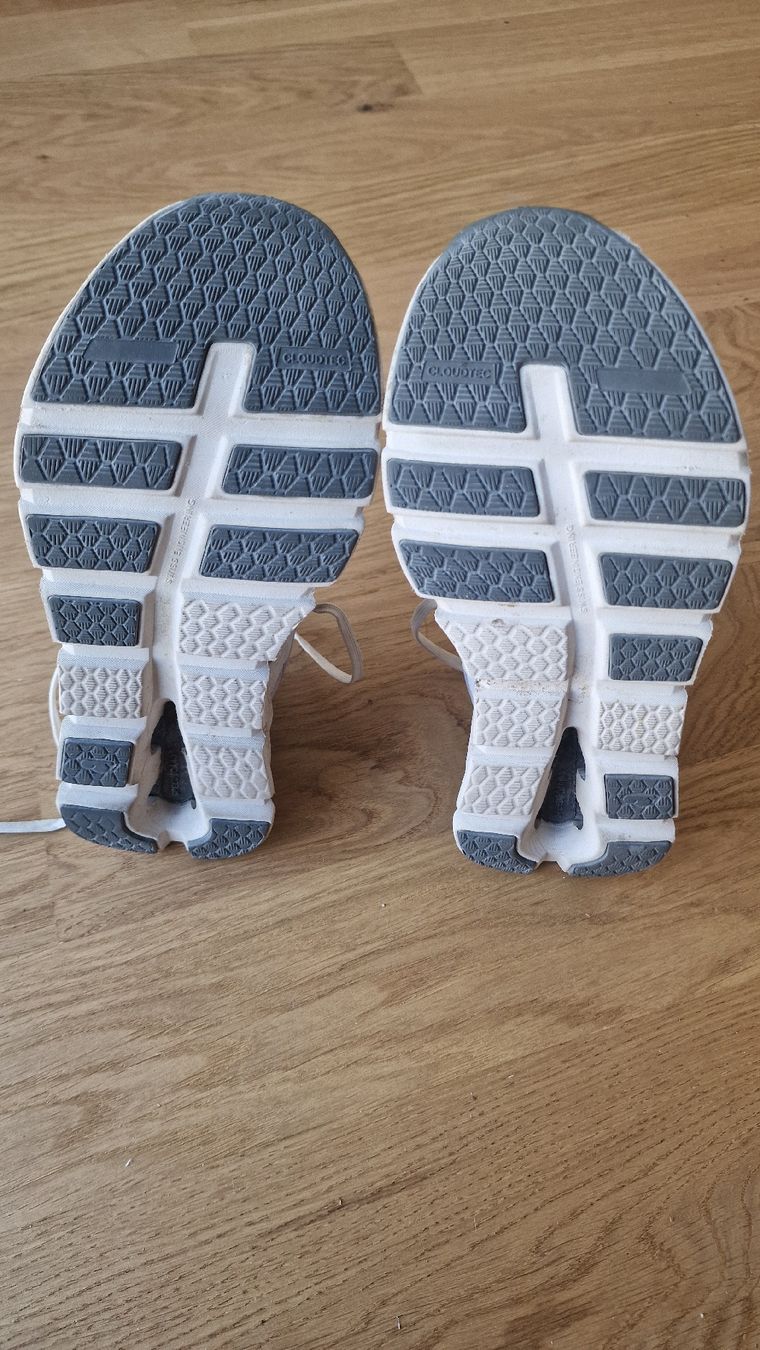 Herrenschuhe: On Cloud Schuhe Grösse 38.5 – Gebraucht aus Gümligen von koo_95tf 1