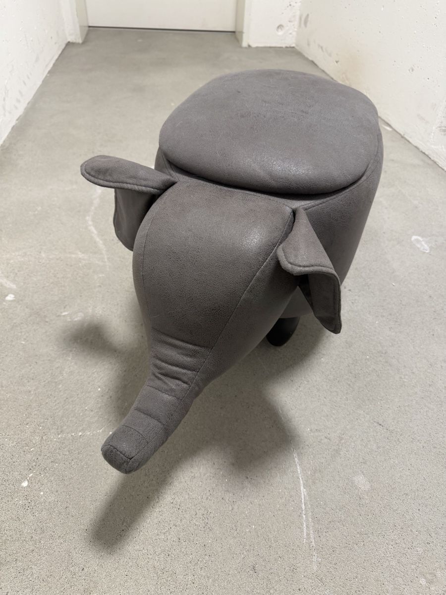 Sgabelli: Sitzhocker Elefant mit Stauraum – Usato da Laufen venduto da le-noumi 1