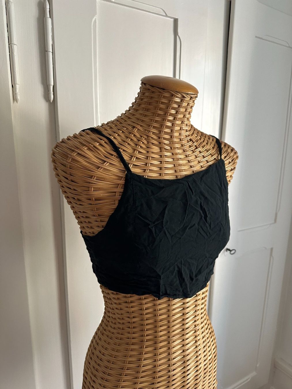 Brandy Melville Top: BRANDY MELVILLE - cropped Top schwarz – Usato da Zürich venduto da Diazaio 1