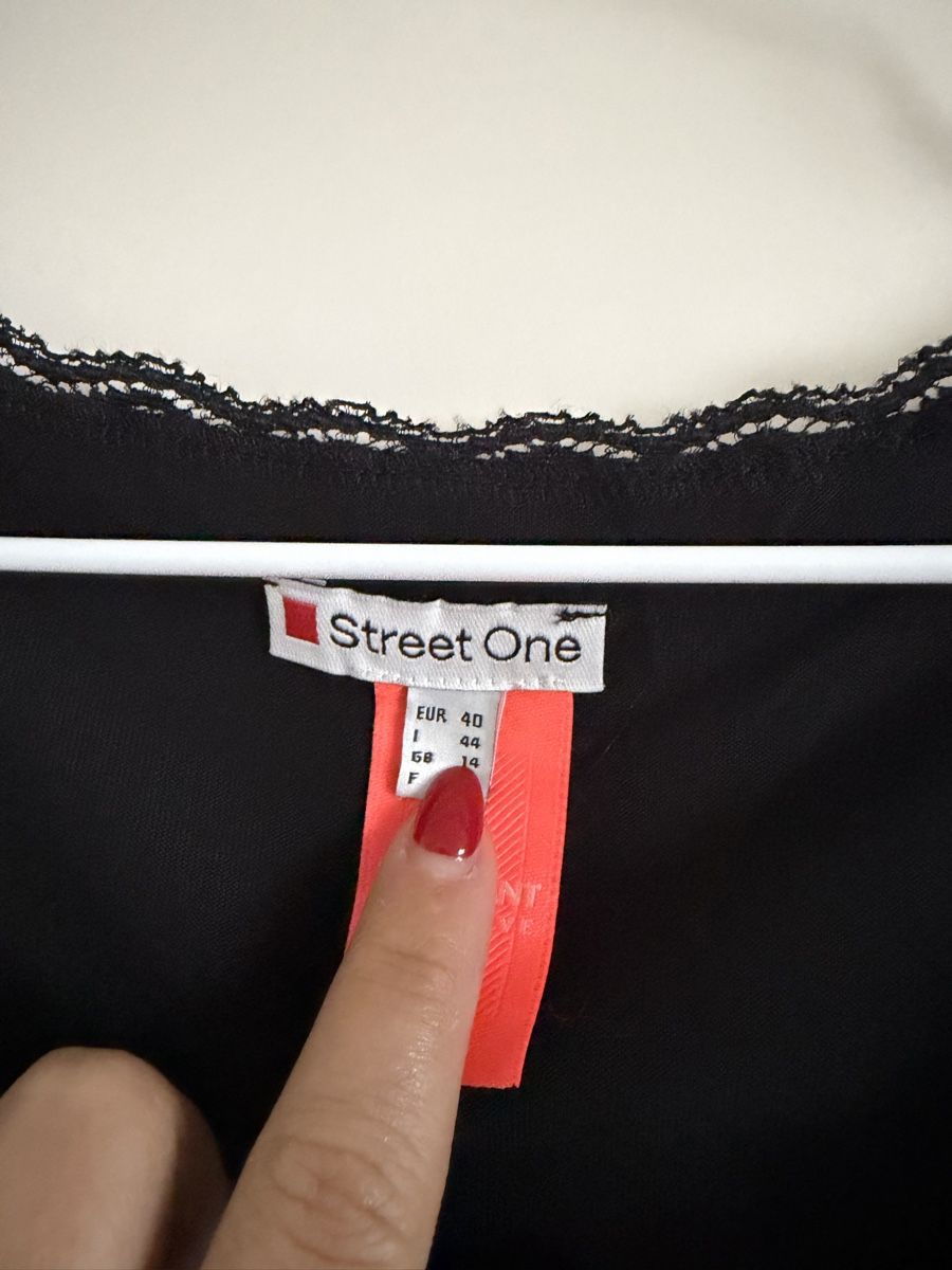 Top: Street One Top mit Spitze Gr. 40 Schwarz – Usato da Langnau am Albis venduto da Schneeflocke92 1