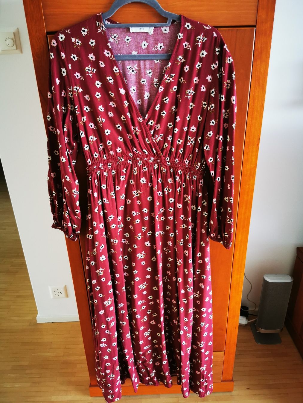 Mango Vestiti: Dunkelrotes Mango Kleid mit Blumenmuster, Grösse M – Usato da Wädenswil venduto da coconut1289