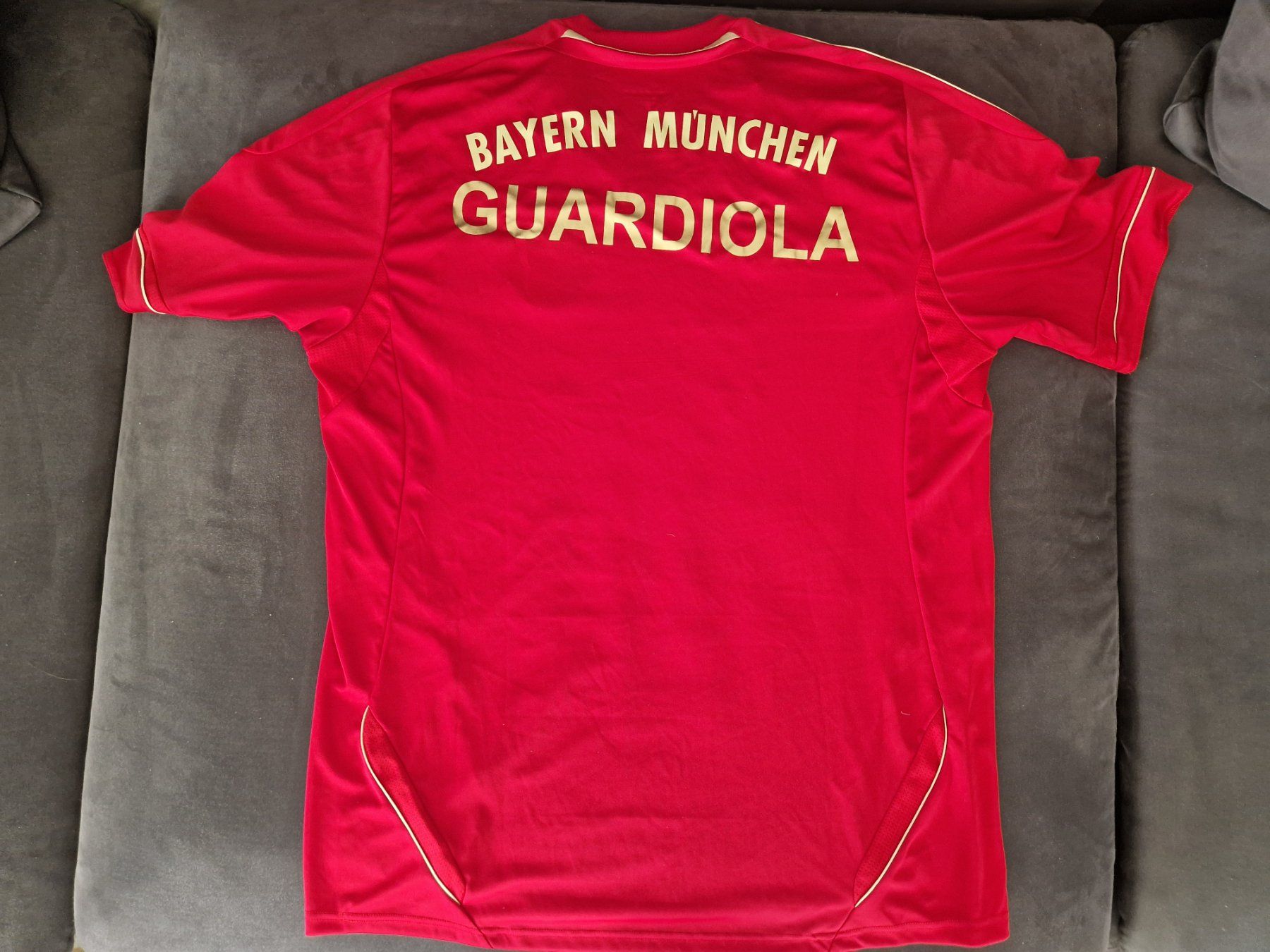 Bayern München Leibchen & Hosen: FC Bayern München original - Guardiola – Neu (gemäss Beschreibung) aus Villars-sur-Glâne von Mark_988 5