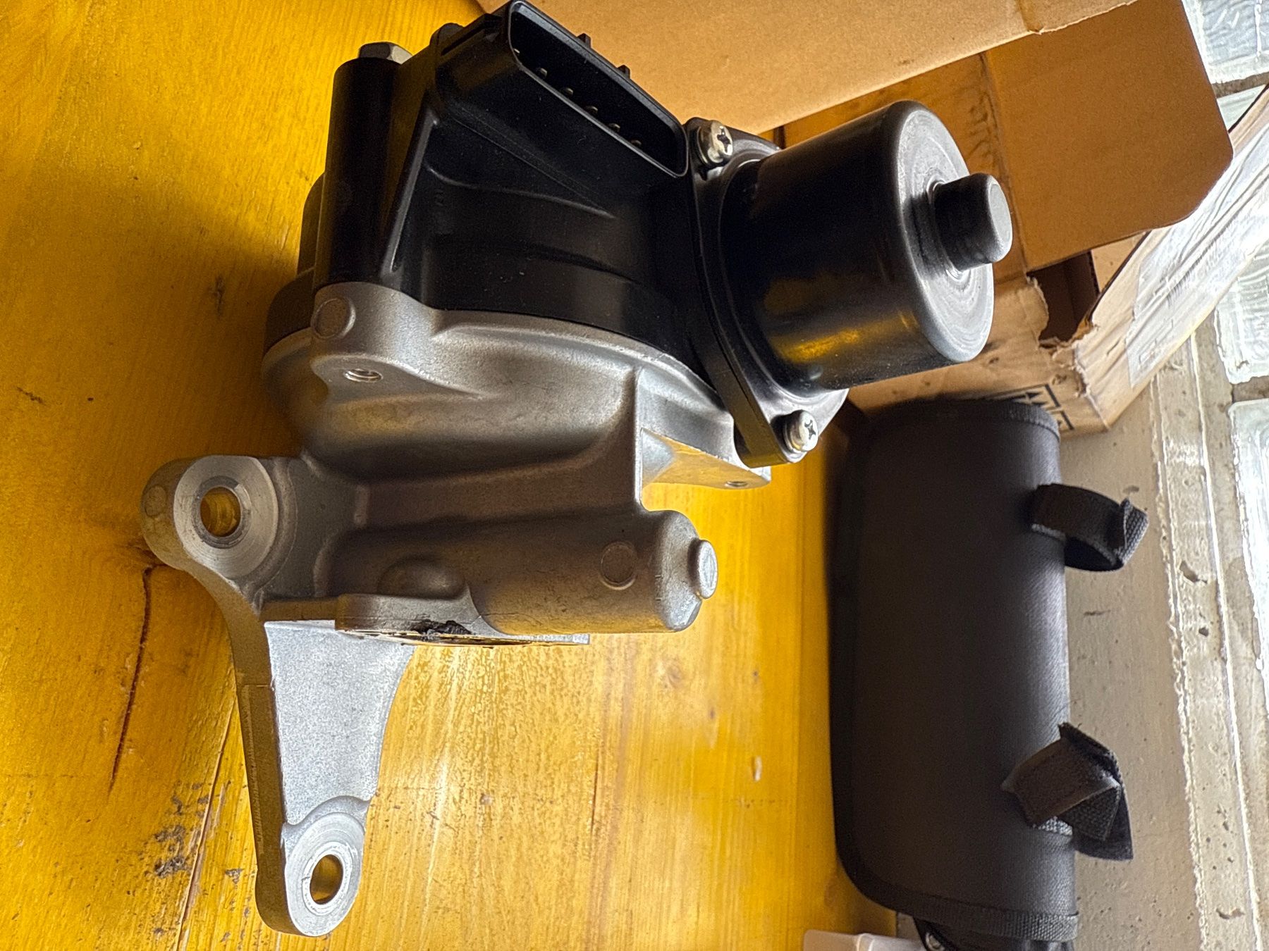 Suzuki Tutti pezzi di ricambio auto: 4x4 Verteiler Getriebe Stellmotor – Nuovo e nell'imballaggio originale da Pieterlen venduto da gar_hb8c 1