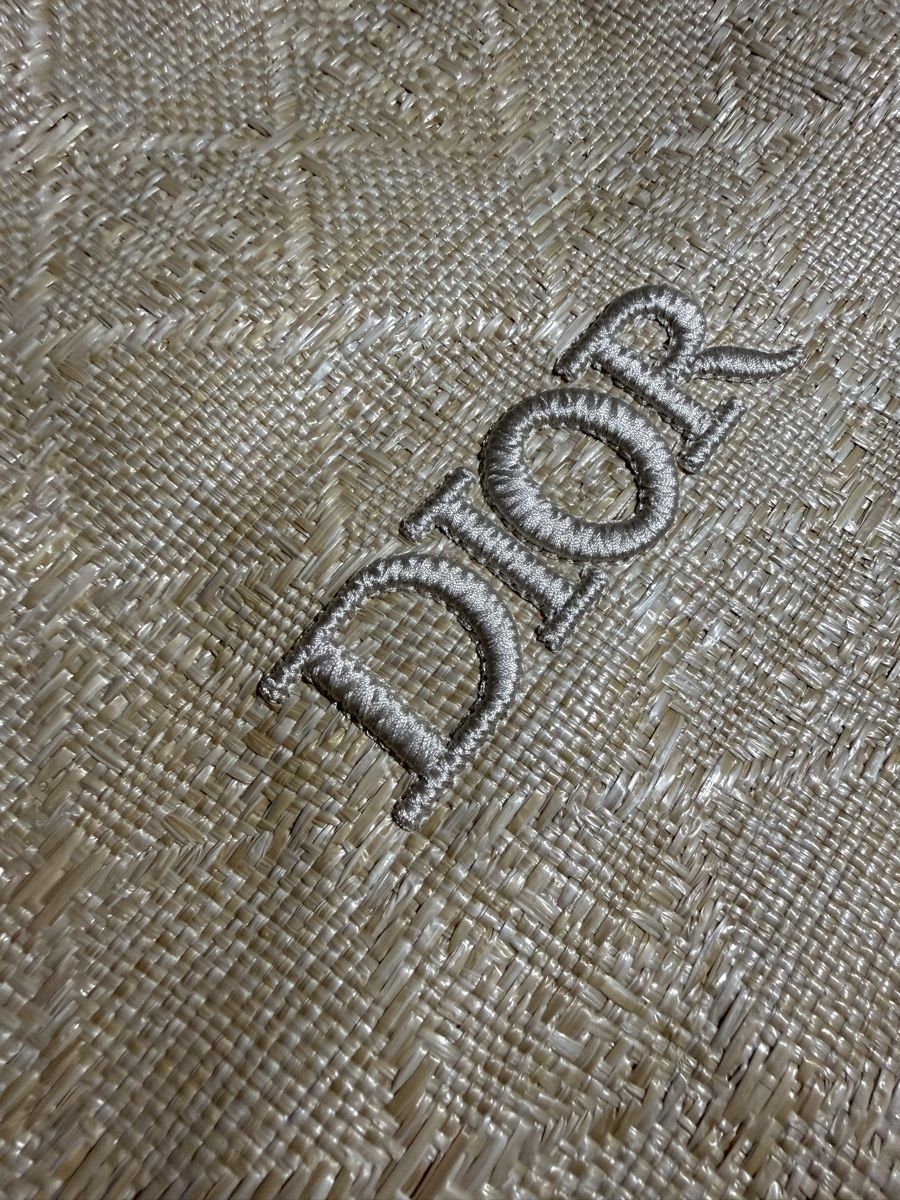 Dior Borse: Dior Beauty Raffia Tote Bag - Large – Nuovo e nell'imballaggio originale da Luzern venduto da sas_r89l 3