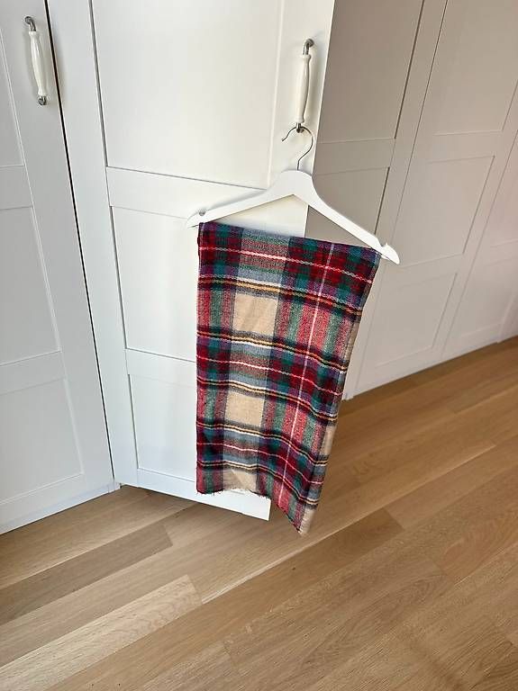 Foulards, Tücher & Schals: Zara Schal 1 – Gebraucht aus St. Gallen von Sabrinaaa 1