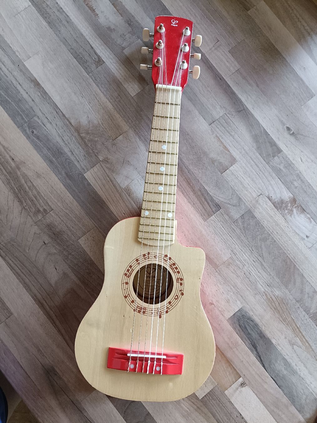 Musikinstrumente: habe Kinder Gitarre, Ukulele  – Gebraucht aus Cham von TR75