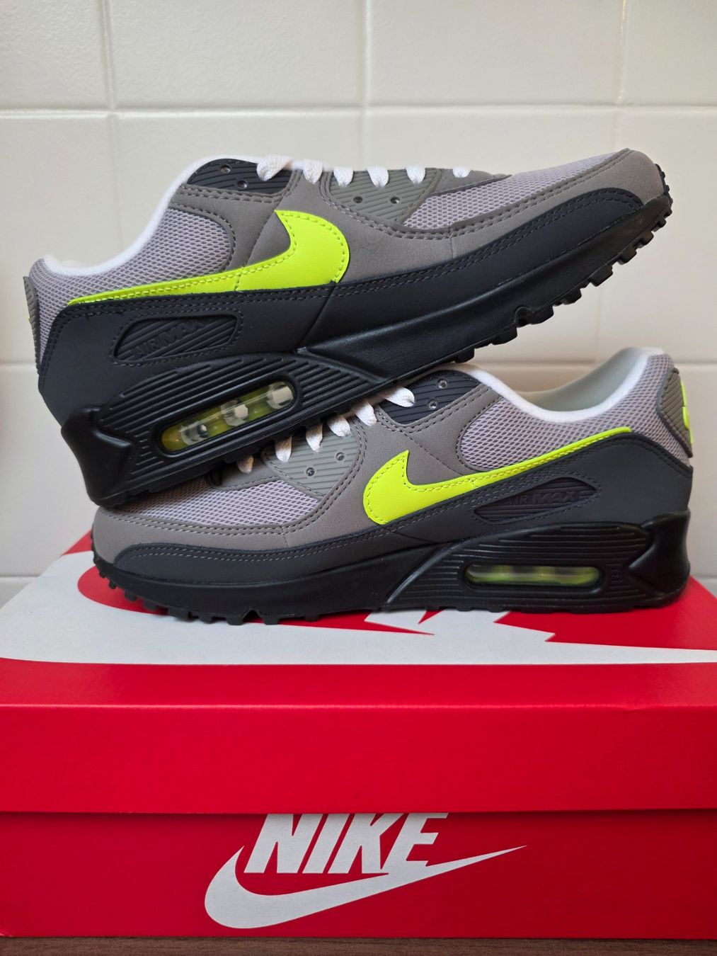 Nike Herrenschuhe: Nike Air Max 90 – Neu und originalverpackt aus Fleurier von dav_xx8y 1