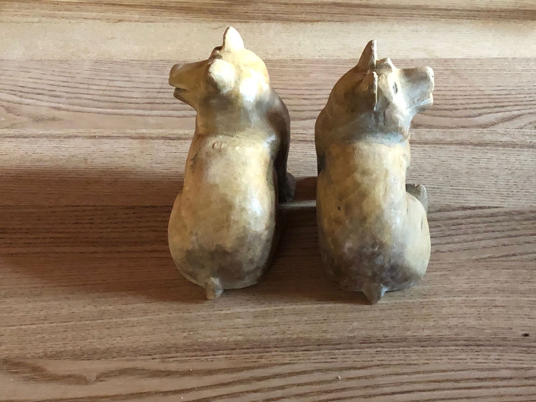 Sculture & Statue: 2 Antike geschnitzte Holzbären – Usato da Röschenz venduto da Tashroal 3