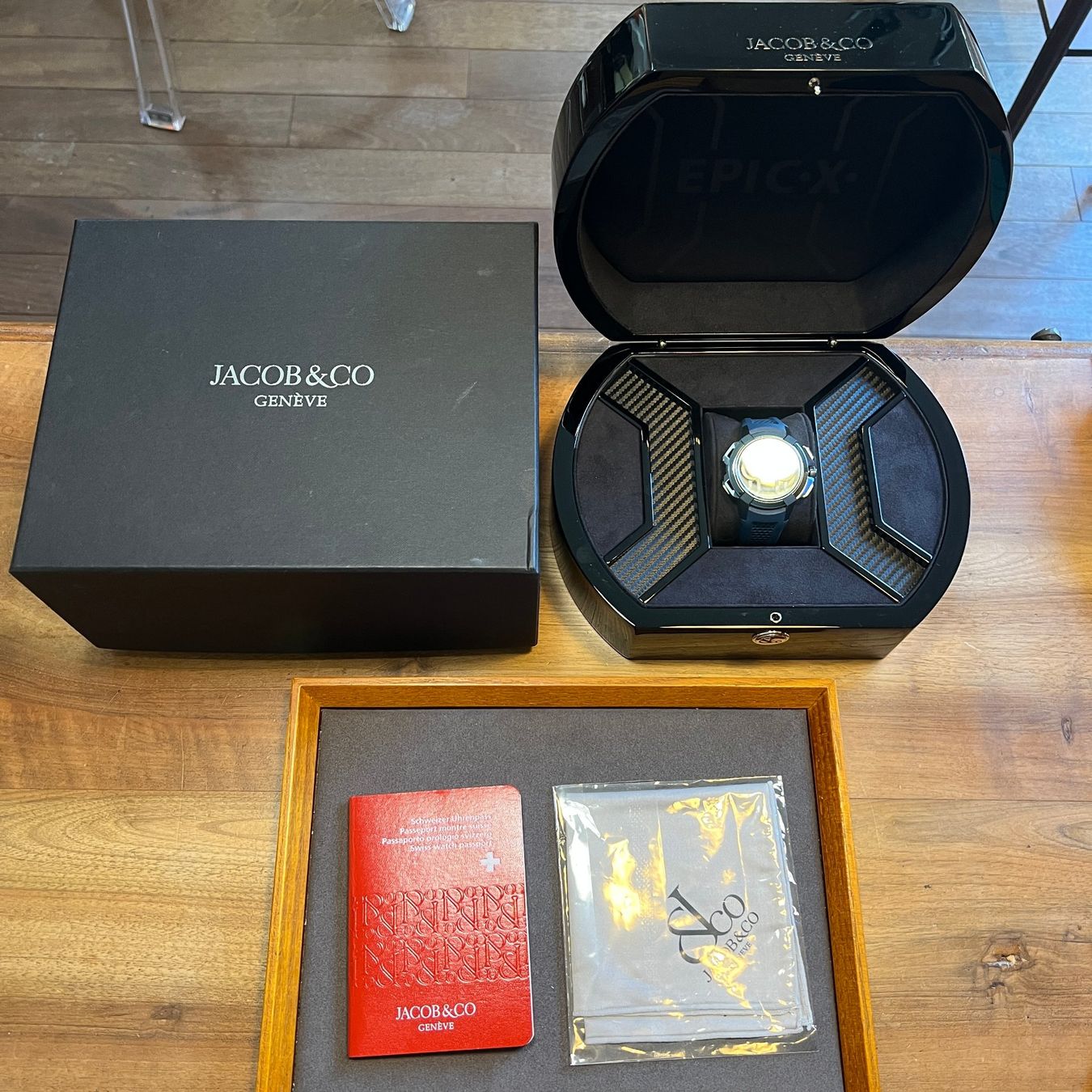 Orologi: FLASH SALE Jacob & Co Epic X Chrono 43mm Full Set – Usato da Carouge GE venduto da Watchaser 9