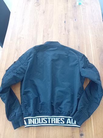 Bomberjacke Alpha Industries schwarz Grösse M (eher kleiner)