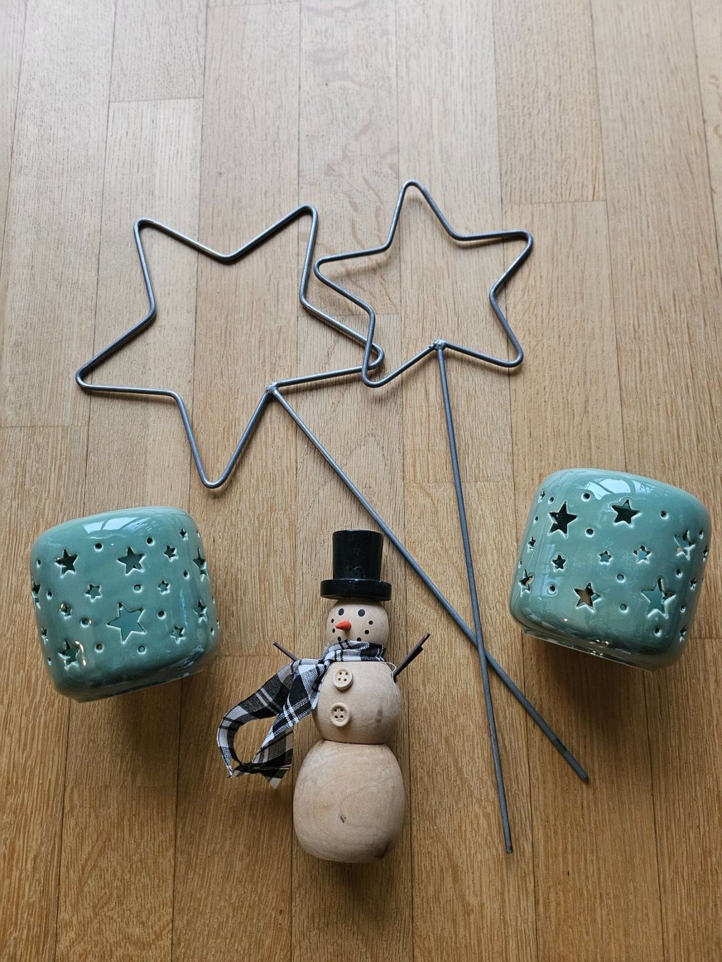 Tutte le decorazioni: Winterdeko : Schneemann, Kerzenhalter, Sterne – Usato da Rafz venduto da Domimir
