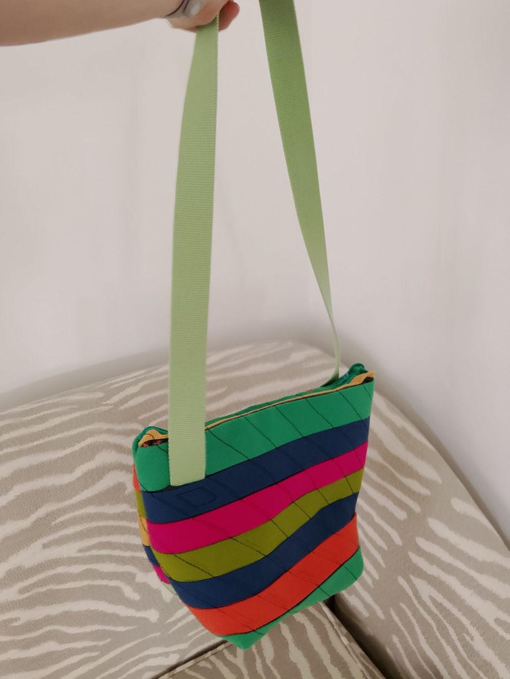 Taschen für Damen: Creative  Tasche mit Reissverschluss bunt . neu – Neu (gemäss Beschreibung) aus Bellikon von MellonCollieMitTwint 2