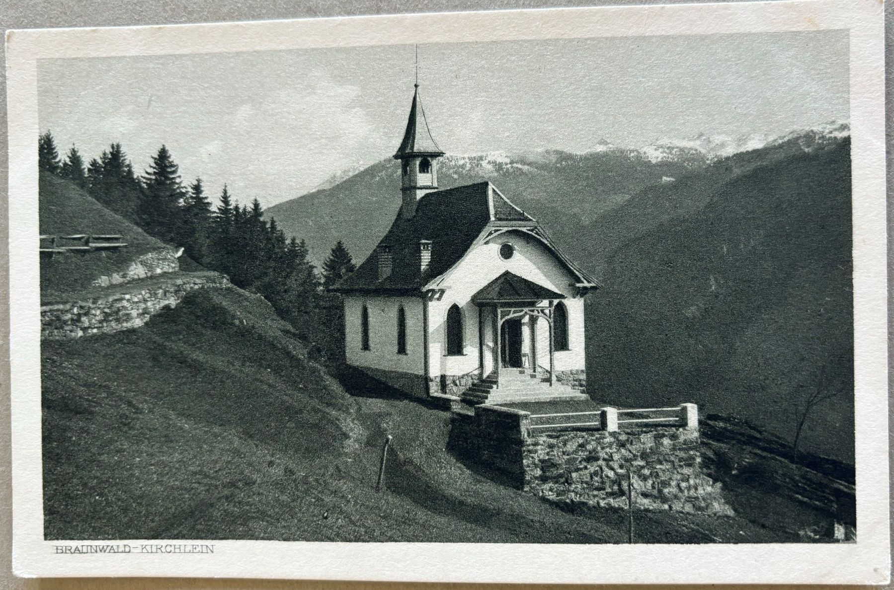 Cartoline postali: Braunwald, Kirchlein, Schönwetter-Elmer – Usato da Frauenfeld venduto da Merk52