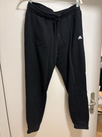 Adidas Jogginghose schwarz Grösse M guter Zustand