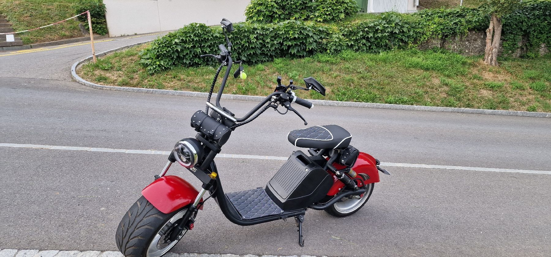 Voiturettes électriques: Suv 3.0 E-Roller – D'occasion à unterägeri par Cfmotor 2