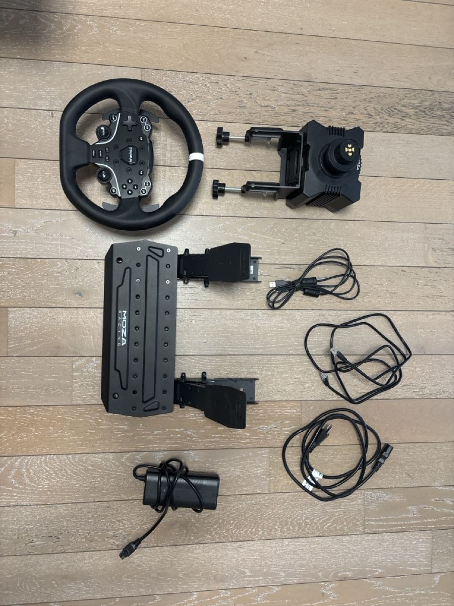 MOZA R5 Racing Set für PC, nur 3–4× benutzt, Zustand wie neu (Neu ...