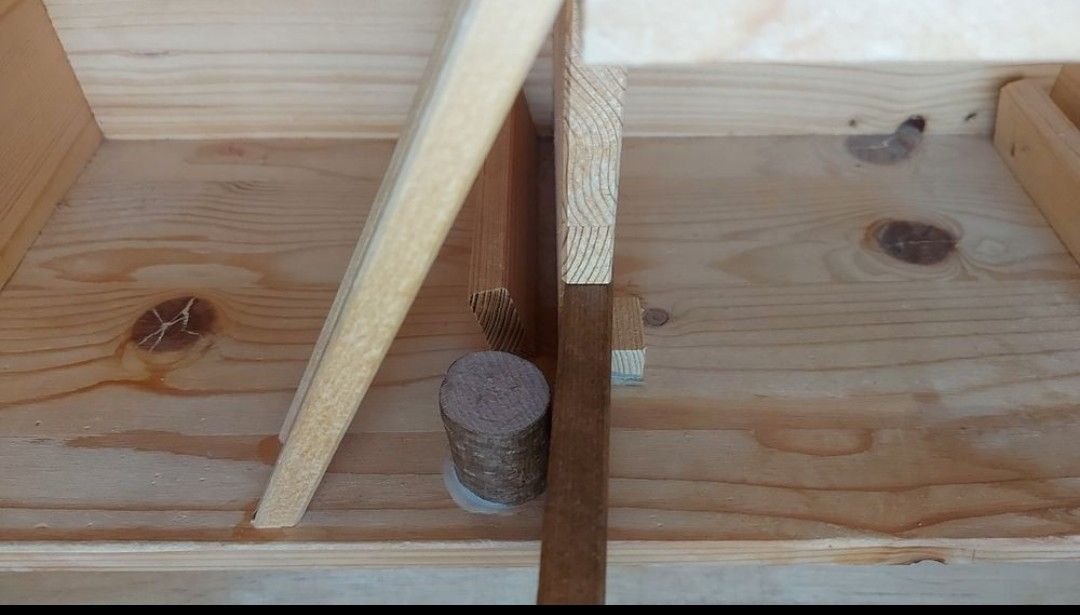Spielzeuge: Holzstall – Gebraucht aus Steinen von bruvlatur86 3