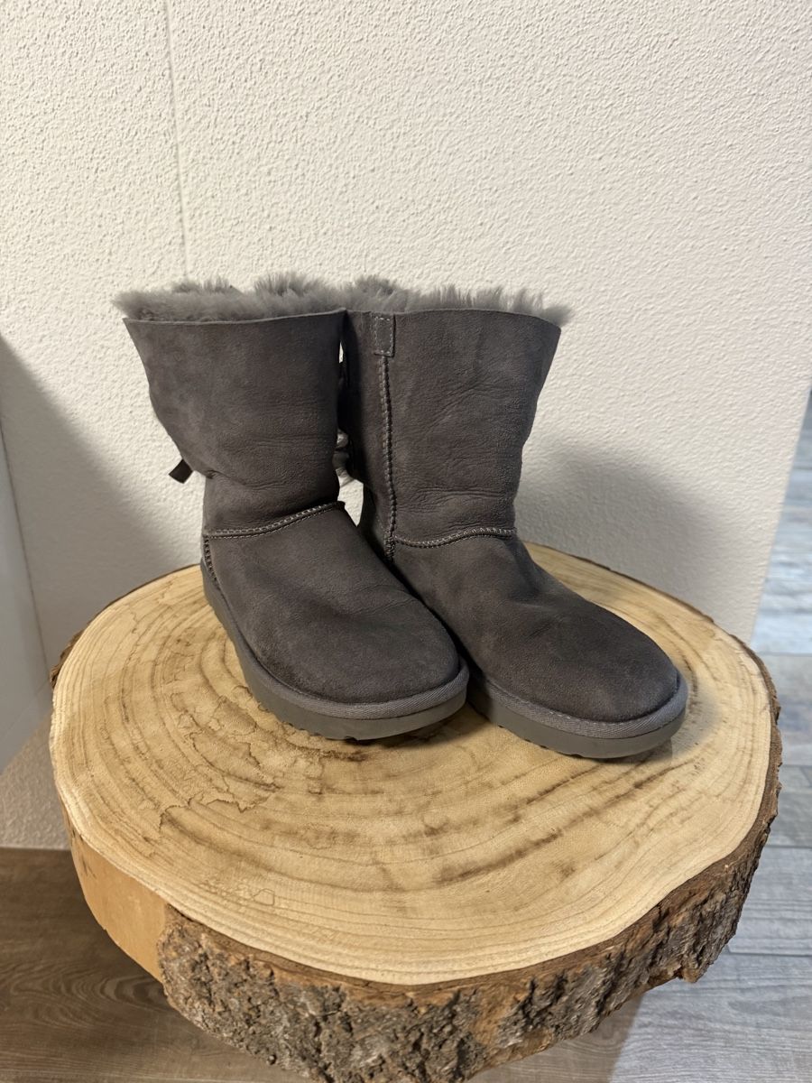Ugg Scarpe da donna: UGG Boots Grau Gr. 36 – Usato da Hägglingen venduto da Raff_Ella