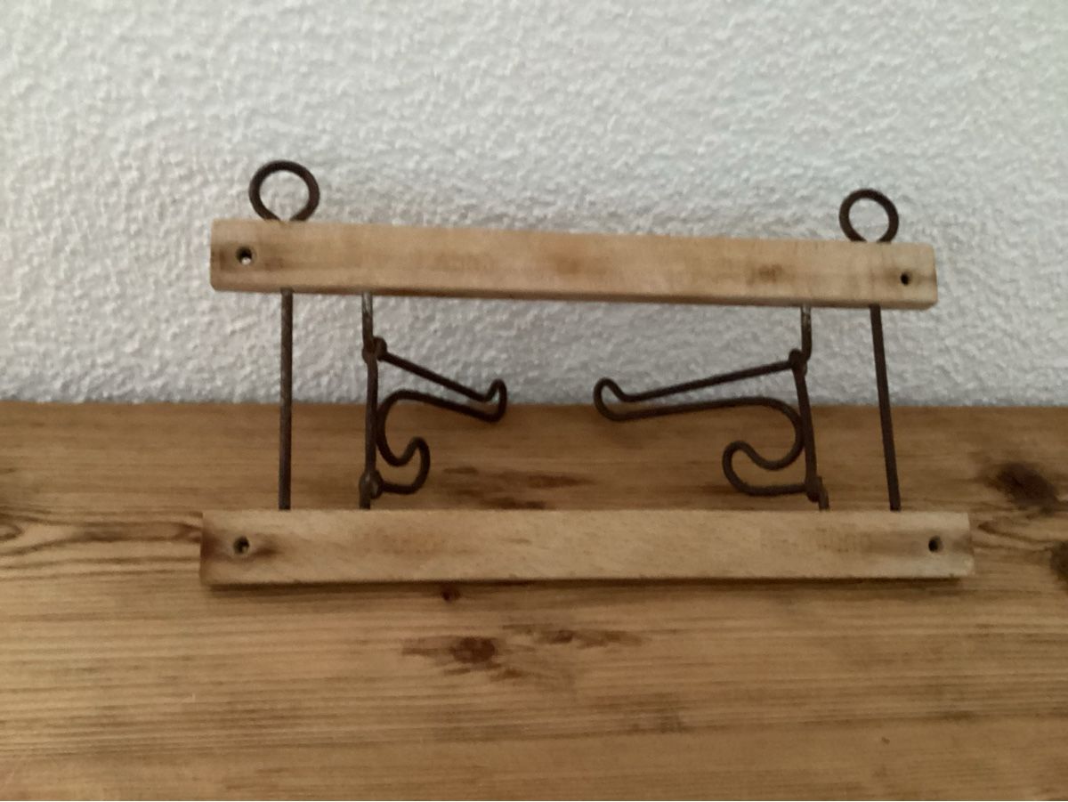 Ferramenta: Antike kleiner Kleiderhacken, Wandgarderobe – Usato da Wassen UR venduto da SABDOM 1