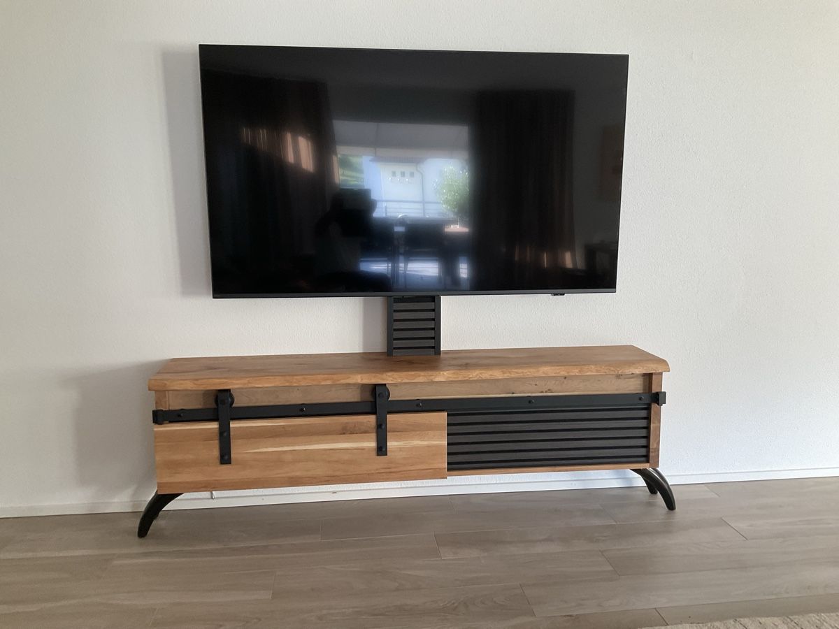 TV Möbel: Sideboard Eiche massiv – Neu (gemäss Beschreibung) aus Reinach AG von Renepulko
