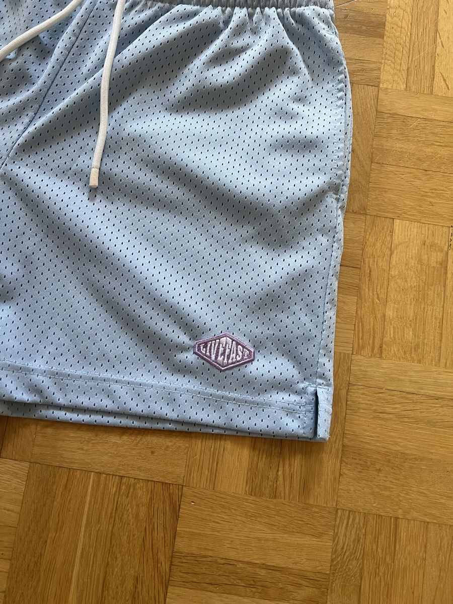 Live Fast Die Young Pantaloni: LFDY Shorts – Usato da Sissach venduto da lukas.albz 1