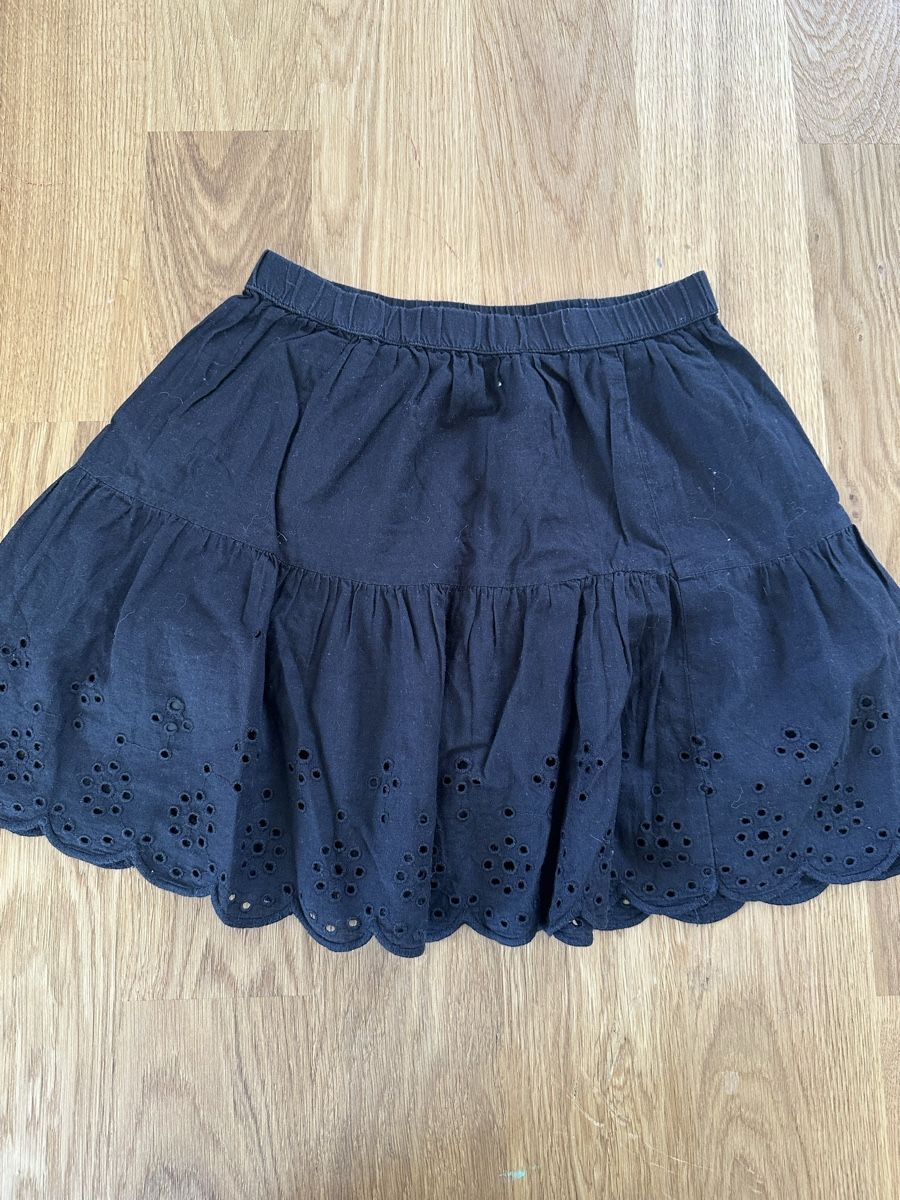 H&M Vestiti & Gonne: Schwarzer rock 128 – Usato da Hochdorf venduto da lefaho