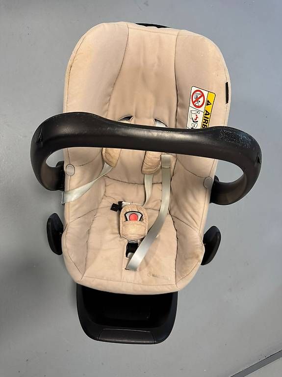 Maxi-Cosi Auto-Kindersitze: Maxi-Cosi Pebble Plus inkl. Isofix-Basis – Gebraucht aus MUELLHEIM DORF von milemilena 4