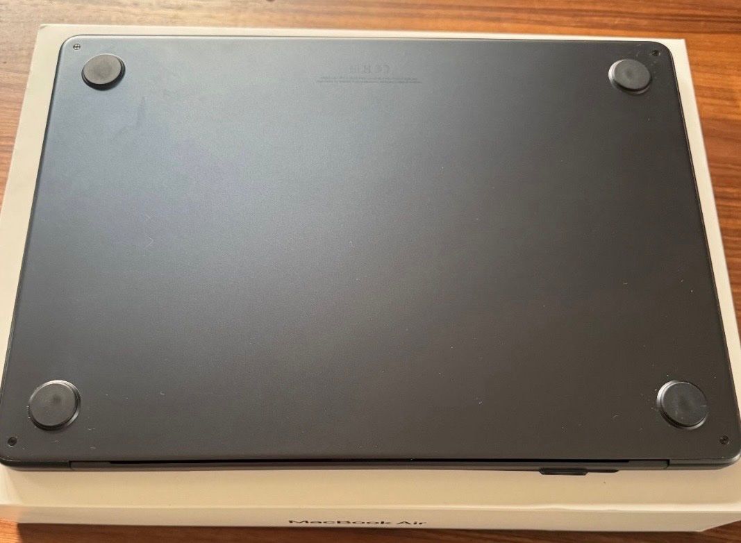 Apple Notebook: Macbook air M2 256GB / 8GB – Usato da Utzigen venduto da Horvato 2