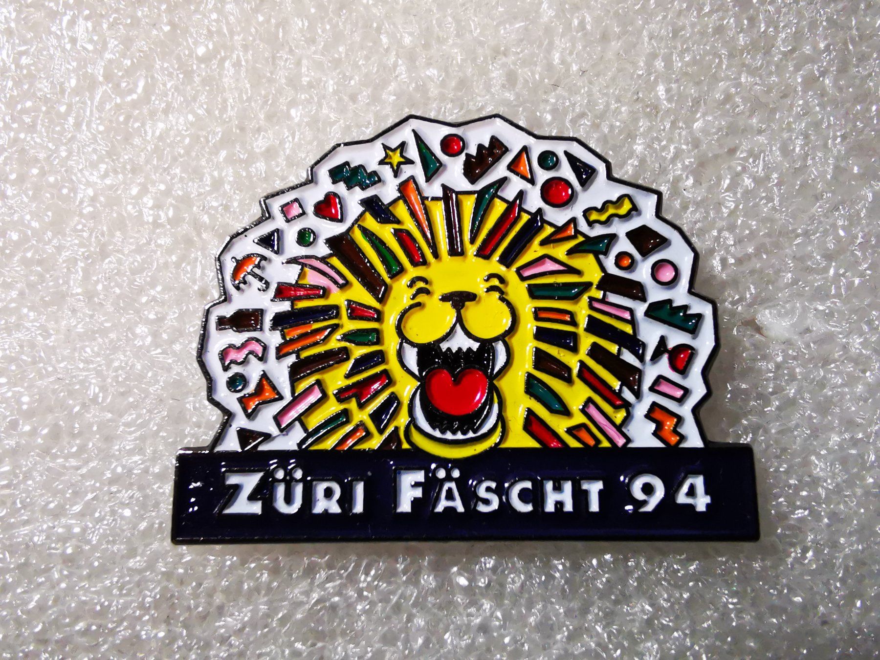 Placchette & Badge: Ansteckpin 4: Züri Fäscht 94 – Usato da Oppligen venduto da Pin-Fall-Shop