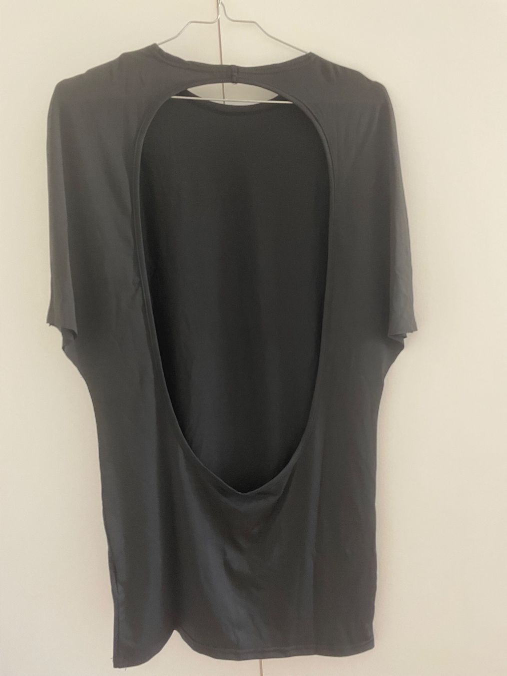 T-shirt: Backless women T shirt – Nuovo (secondo la descrizione) da Vairano venduto da chr_sjd7 3